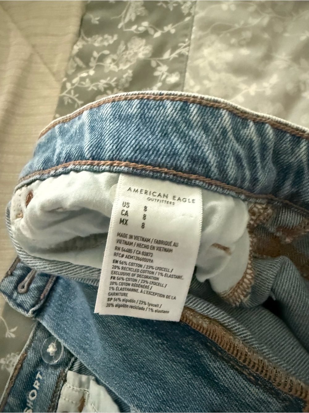 AE mom short size 8